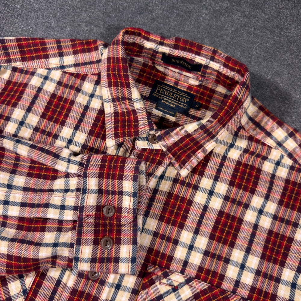 Pendleton Burnside Flannel Shirt Mens Medium Red Plaid Cotton Long Sleeve Button